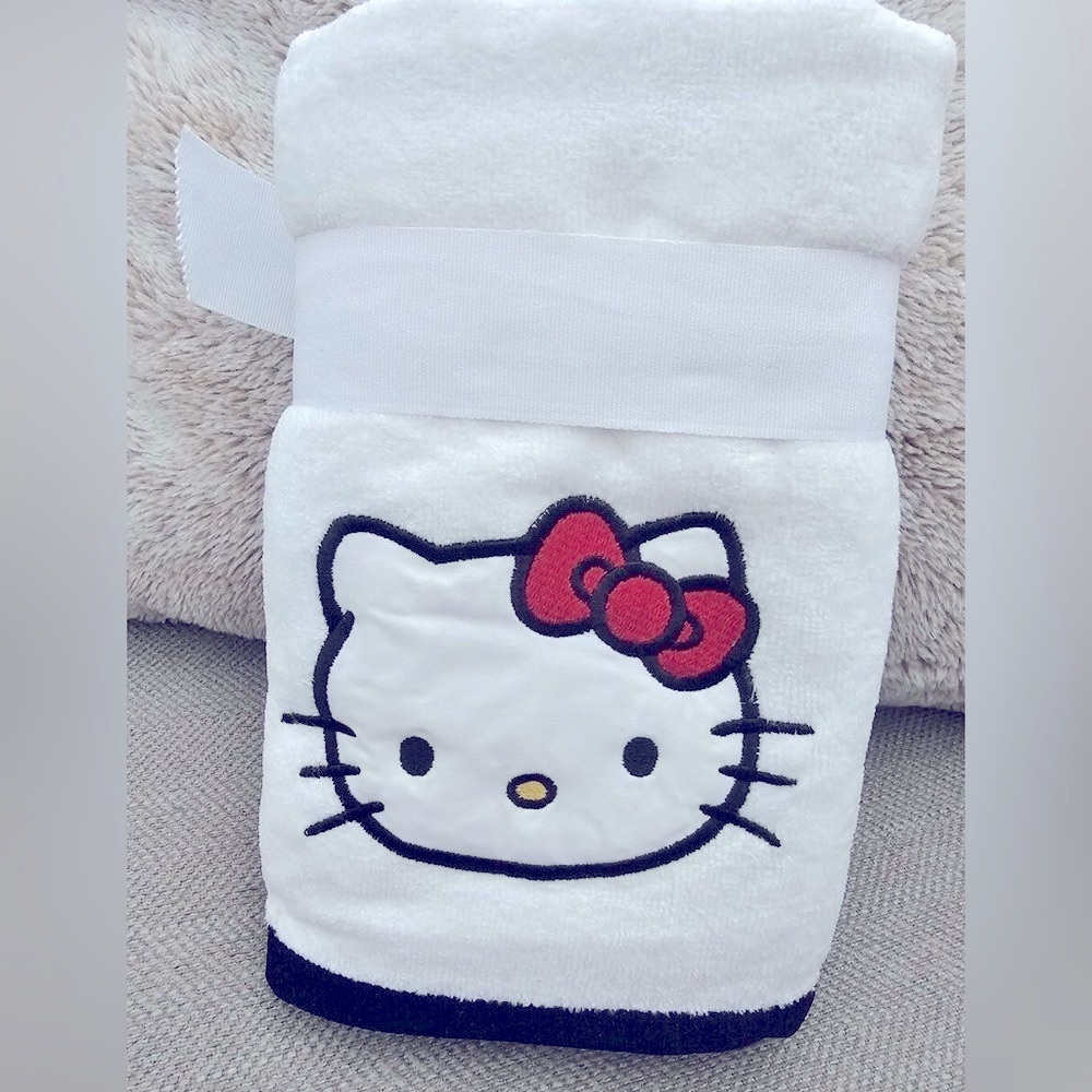 Hello Kitty Hand Towels Soft Printed White & Red - Set Of 2 - NWT